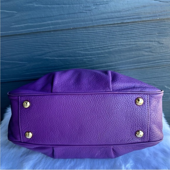 Michael Kors Purple Leather Shoulder
Bag with Gold Hardware Bedford - Picture 6 of 11